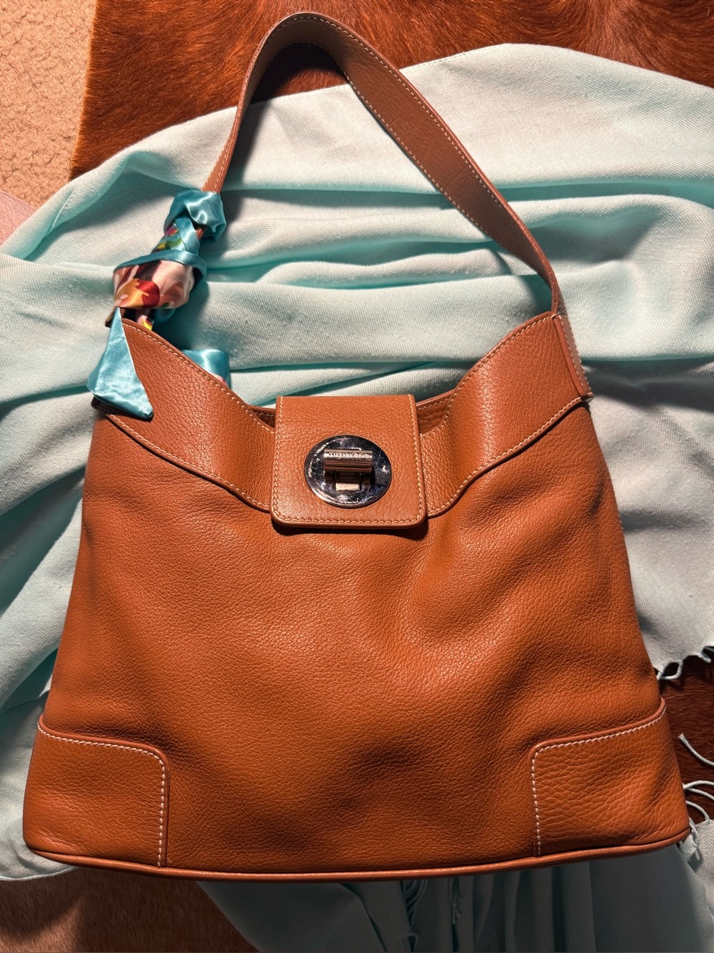 Classic Tiffany & Co Manhattan Tan Leather Shoulder Bag - Great Investment - Picture 2 of 9